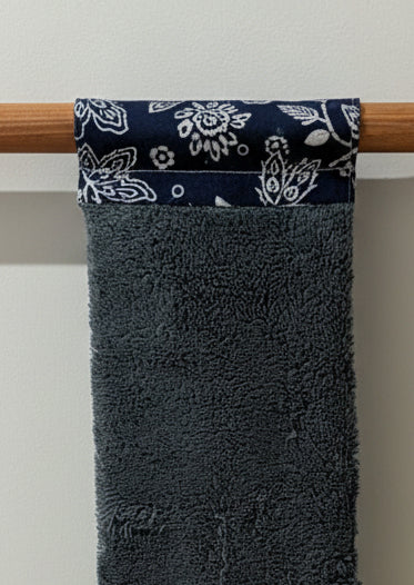 Hanging towel
