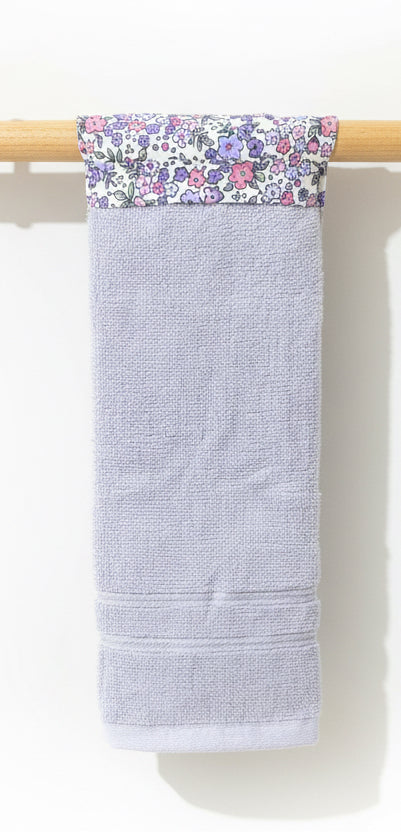 Hanging towel